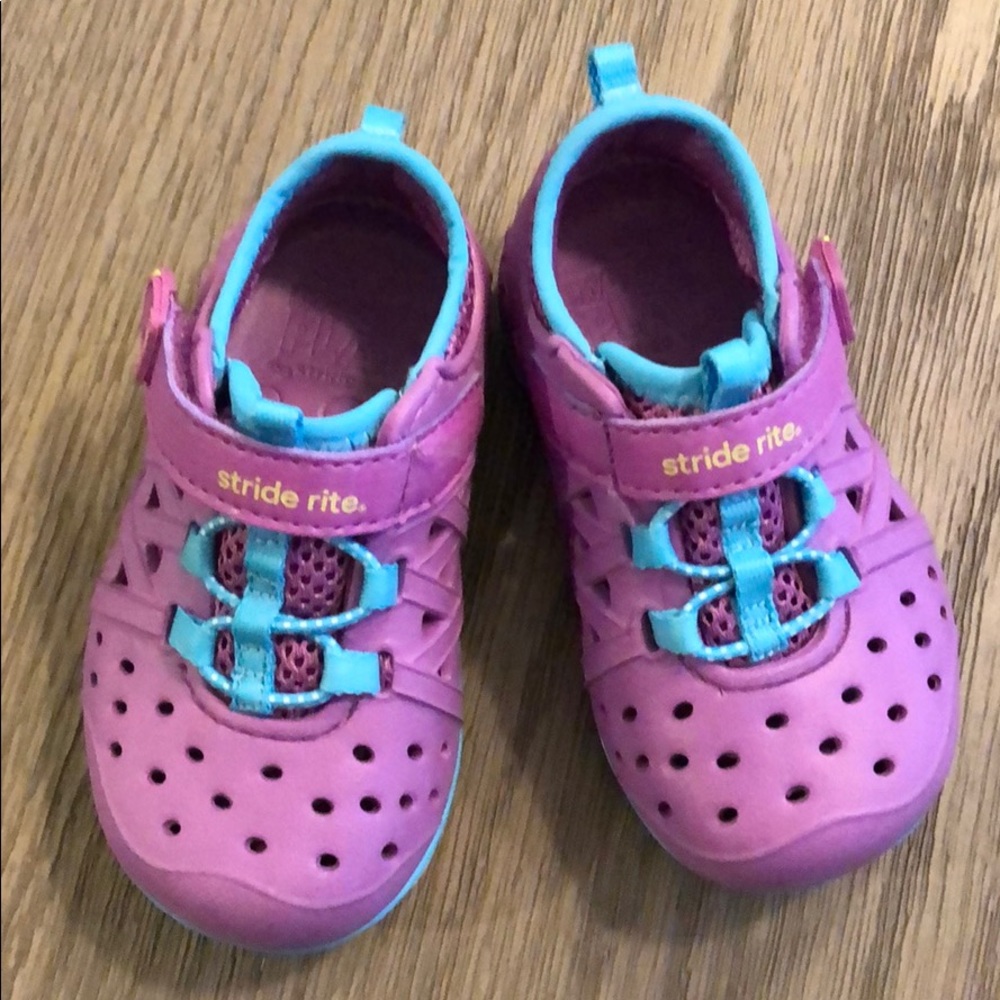 Stride rite purple shoes